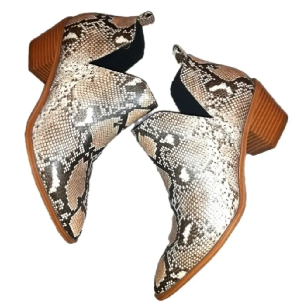 Ladies Western Snakeprint cut out ankle boots sz 9.5